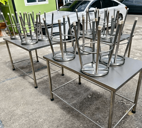 โต๊ะเก้าอี้สแตนเลส